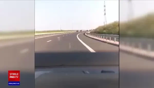 Mai mulţi şoferi întorc pe Autostrada A2 şi circulă pe contrasens. Polițiștii au deschis o anchetă. VIDEO