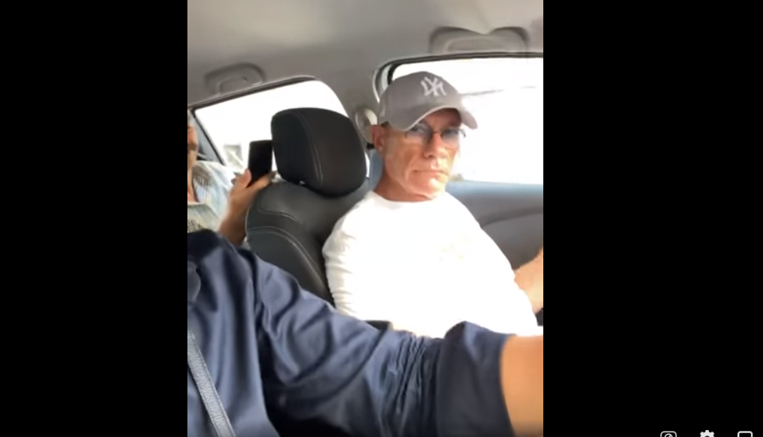 VIDEO. Jean-Claude Van Damme, filmat într-o mașină alături de români, ascultând manele