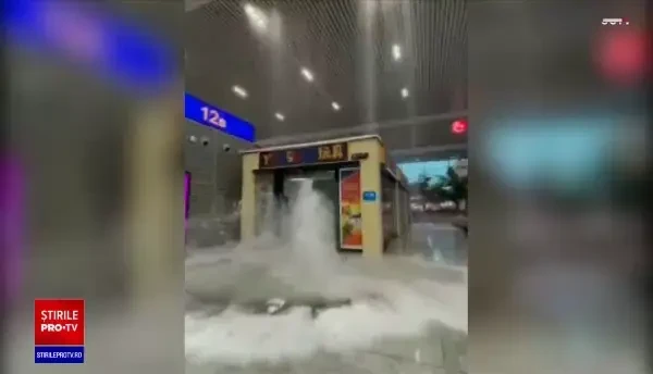 Cel puţin 25 de morţi într-o provincie din China, afectată de precipitaţii văzute "o dată la o mie de ani"