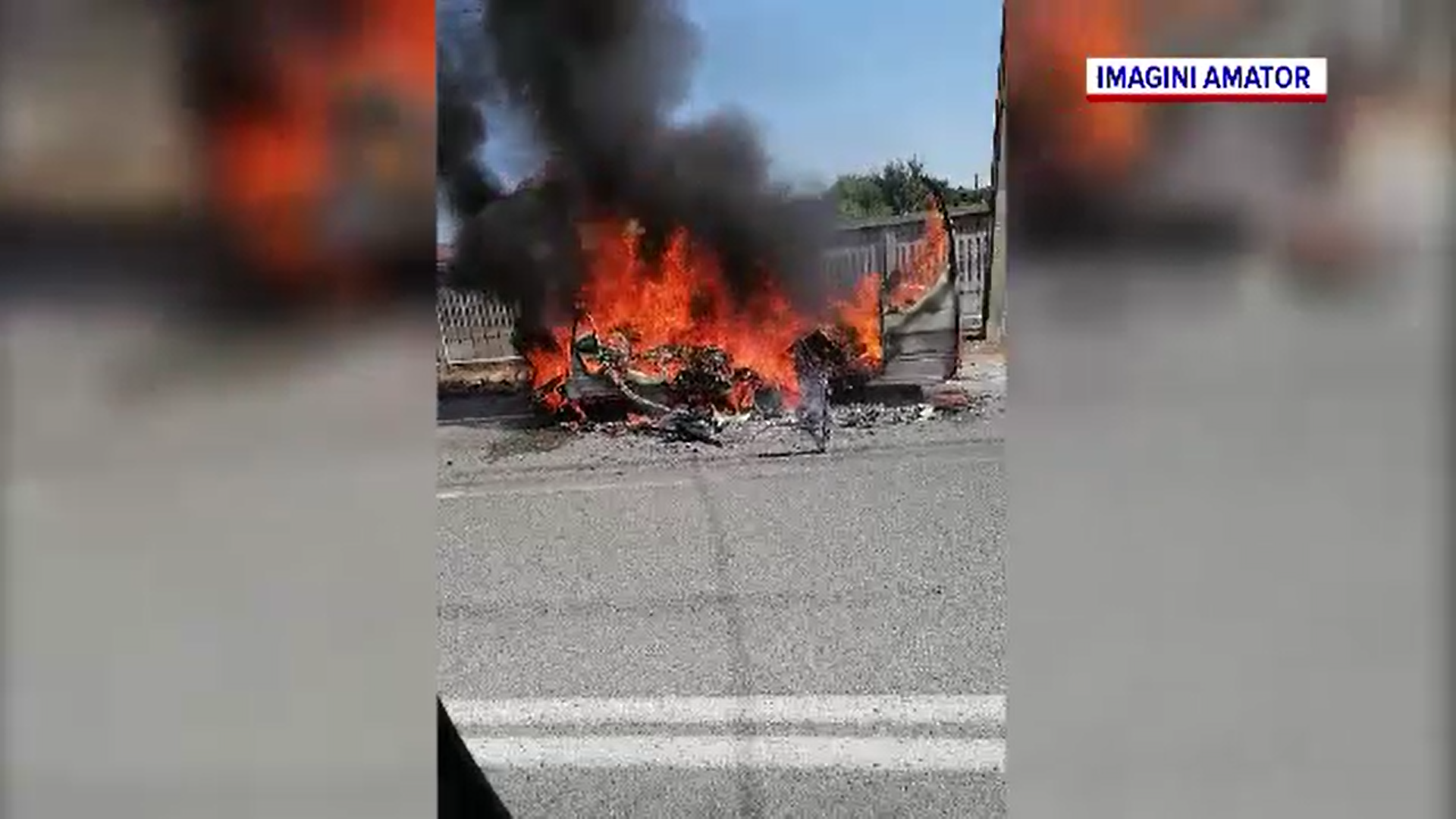 Rulota unei familii care se întorcea din vacanţă s-a făcut scrum în Târgu Jiu