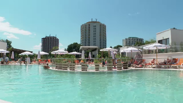 Zeci de hoteluri de la mare, „perle” ale litoralului în comunism, au fost redeschise. Cum arată după modernizare