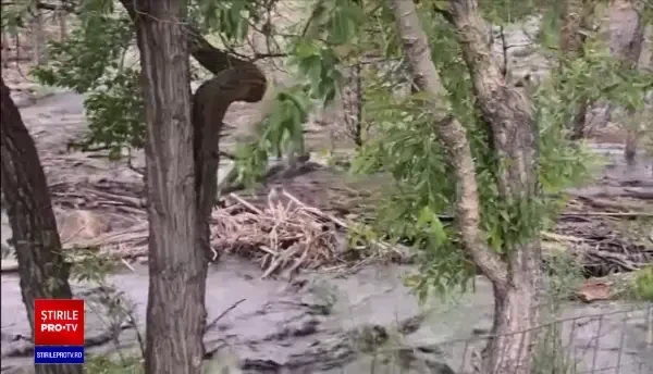 SUA, lovite de caniculă și viituri. O localitate a fost devastată aproape în totalitate după o ploaie torențială