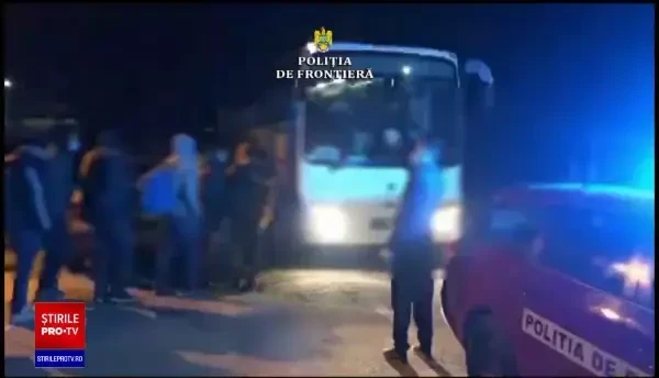 Graniţele României sunt asaltate zilnic de migranţi. Numărul celor prinşi de poliţiştii de frontieră s-a triplat
