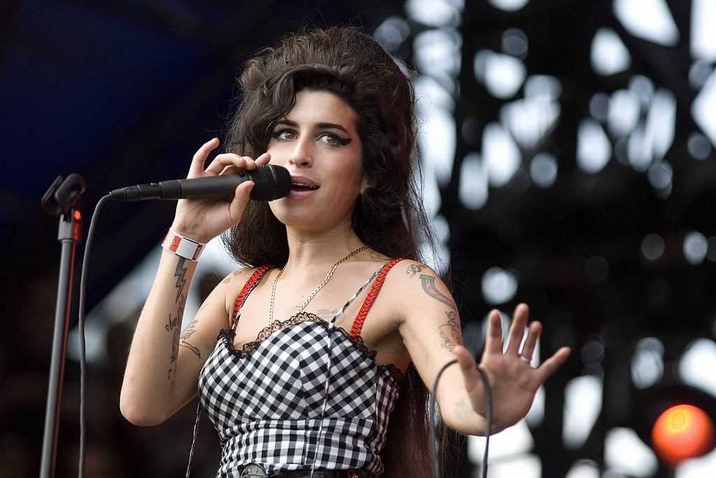 Zece ani de la decesul cântăreței Amy Winehouse. Detalii neștiute din viața artistei