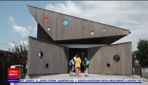 Casa cu fluturi exotici, o atracție de neratat la Praid. Turist: "Nu am mai văzut aşa ceva"