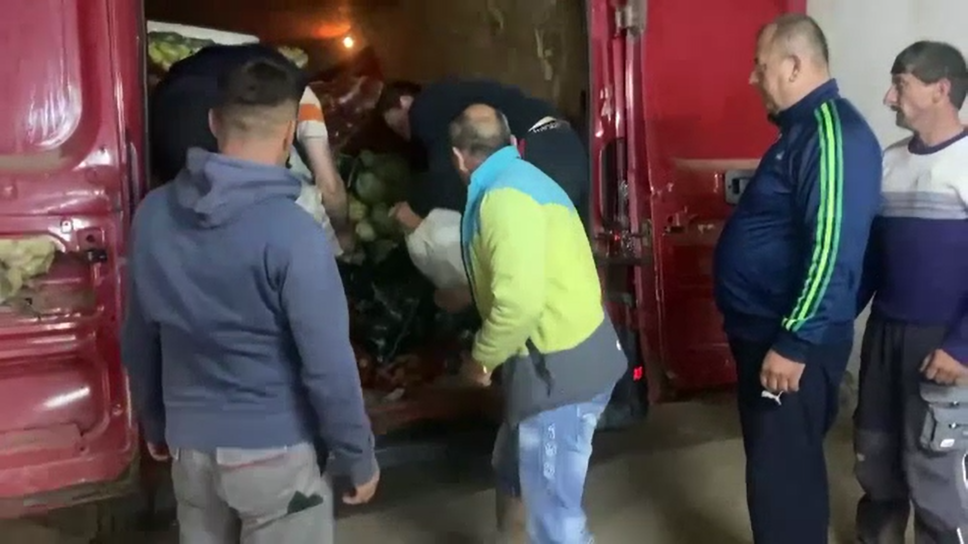 Mobilizare generală pentru sprijinirea sinistraților din Alba. Tone de alimente au fost distribuite de voluntari