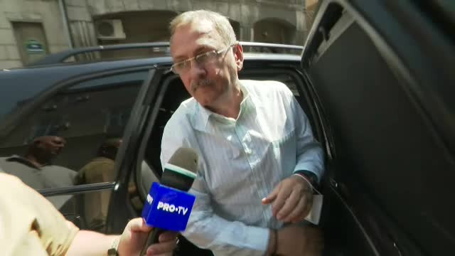 VIDEO. Violențe la DNA, unde a fost chemat Liviu Dragnea. Câțiva tineri au dat cu pumnii