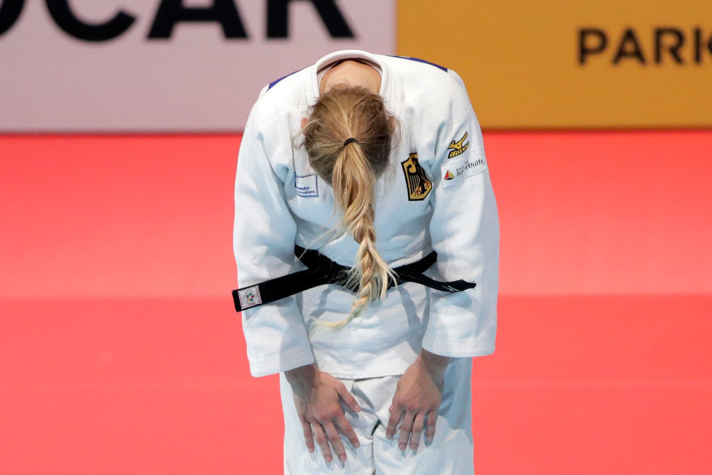 Sportivă de la Jocurile Olimpice, încurajată violent de antrenorul ei. VIDEO