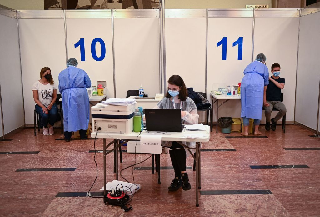 Informațiile false despre vaccinare au sporit efectele mortale ale pandemiei COVID. Efectele devastatoare ale dezinformării