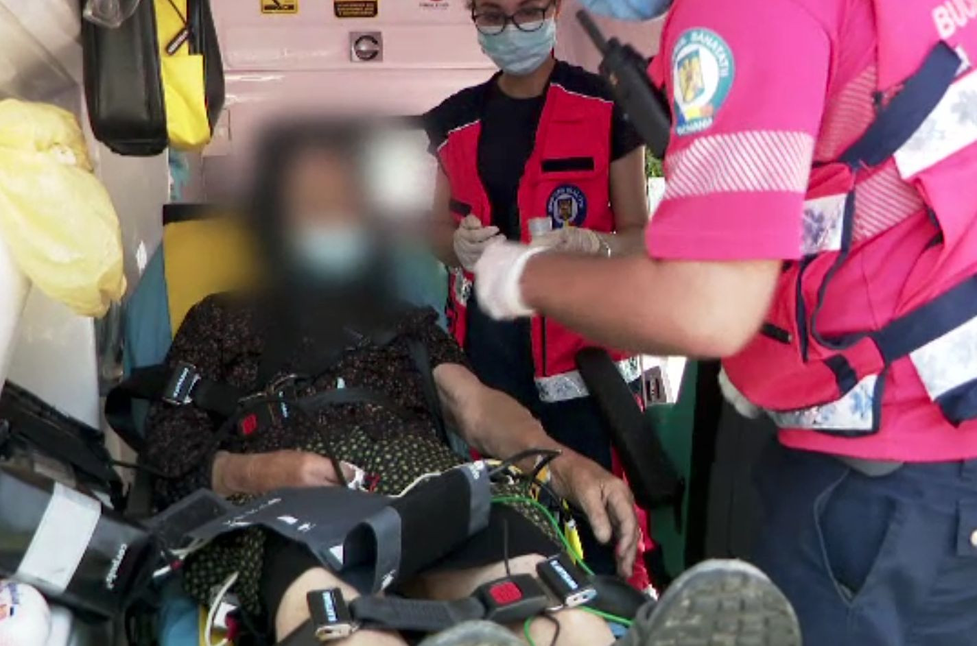 România, lovită de caniculă. Sute de persoane au leșinat pe stradă și au avut nevoie de intervenția medicilor