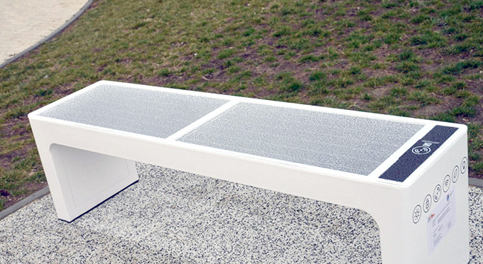 Bănci inteligente în Vaslui, cu net gratis și încărcare fast-charge. E nevoie de votul consilierilor să devină realitate