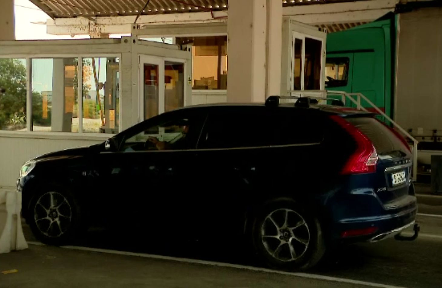 Aglomerație mare la frontierele din sud. De ce preferă românii călătoria cu mașina