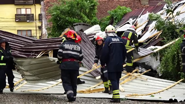 Furtunile au făcut ravagii în jumătatea de nord și în vestul țării. Cum va fi vremea în următoarele zile