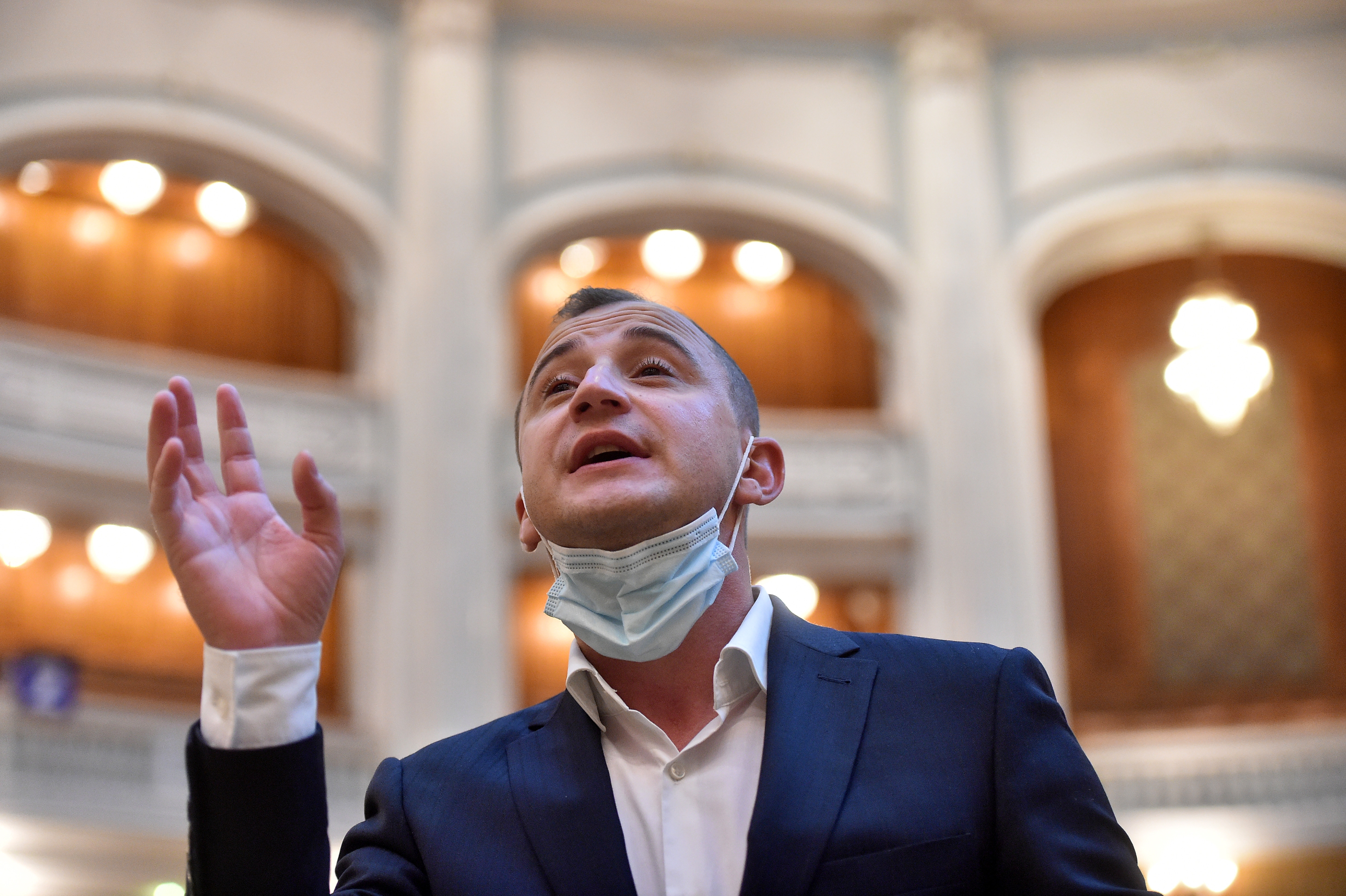 Alfred Simonis are coronavirus, împreună cu zece membri ai familiei, a dezvăluit Marcel Ciolacu. Cum se simte deputatul PSD