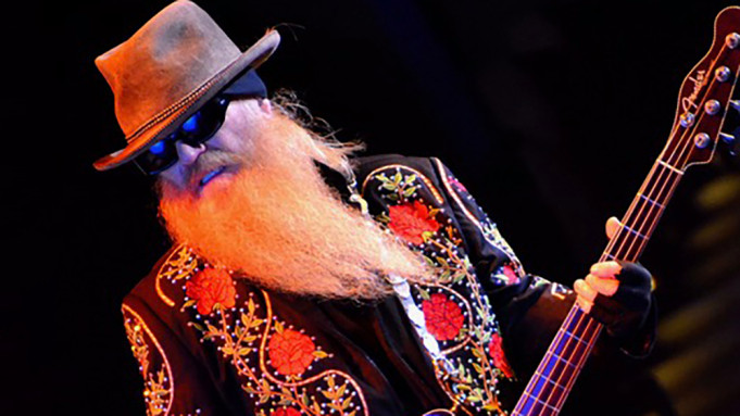 Dusty Hill, basistul trupei ZZ Top, a murit în somn la vârsta de 72 de ani