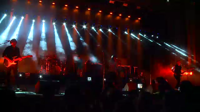 Mii de oameni au dansat ore în sir la primul concert Vama cu public din 2021: "Am 54 de ani, îi ascult dintotdeauna"