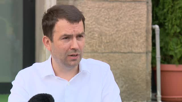 Ministrul Drulă, după ce 30 de copii au rămas în câmp cu trenul: ”E posibil să se mai întâmple”