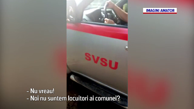 Dialog halucinant între un primar și o localnică, a cărei gospodărie a fost afectată de viituri: ”Ești o proastă”