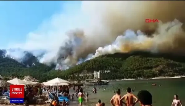 Incendii de vegetație în Turcia, pe coasta Mării Egee și în sud, în Antalya