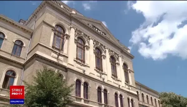 Mai multe universități din țară vor să condiționeze prezența fizică a studenților de vaccinare sau de testare