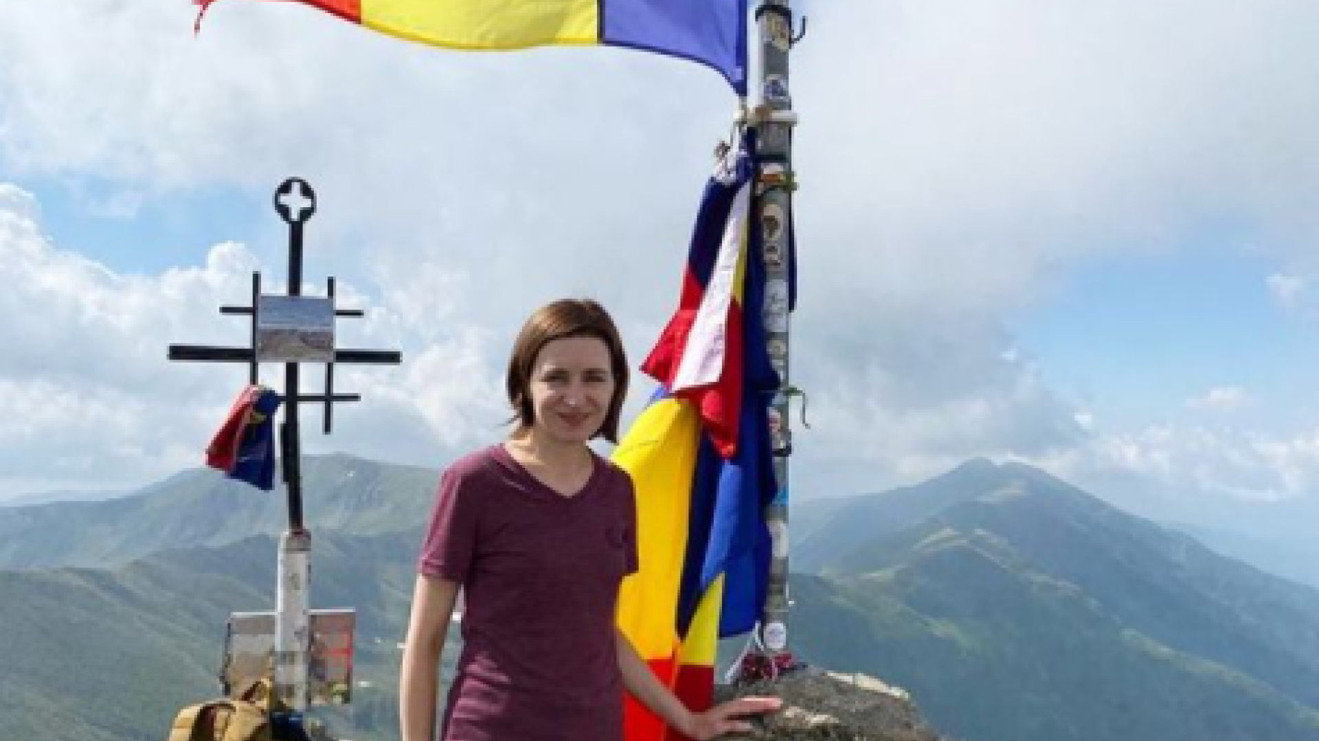 Președintele R. Moldova, Maia Sandu, a urcat pe V&acirc;rful Moldoveanu: &rdquo;&Icirc;mi place mișcarea &icirc;n aer liber, mai ales la munte&rdquo;
