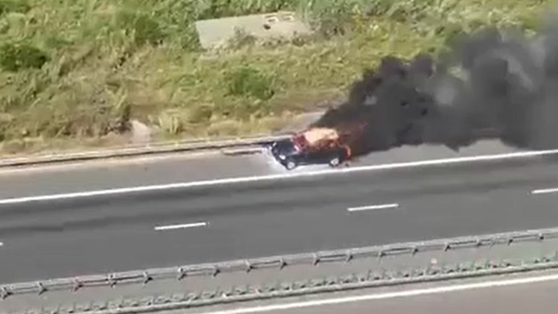 Coadă imensă pe Autostrada Soarelui, după ce o mașină a luat foc
