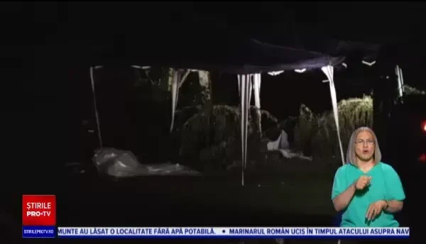 Vremea rea face ravagii în țară. O fetiță de 6 ani a murit, după ce un copac a căzut peste cortul în care se afla