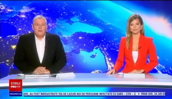 Petrecere colorată în Sankt Petersburg. Ce este ”festivalul de stand-up paddle”