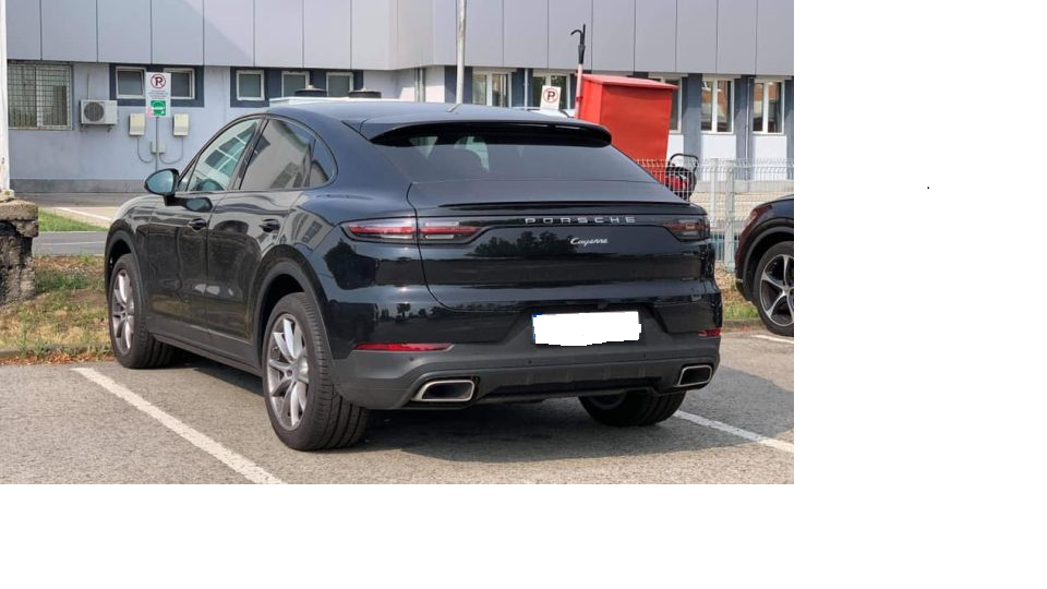 Caz bizar la Timișoara. Bolid de 100.000 de euro, furat la comandă, abandonat într-o parcare, câteva ore mai târziu