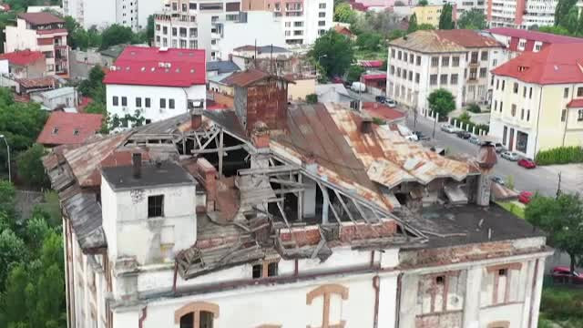 Clădiri monument din România, ajunse în ruină. Fabrica de bere Rahova, distrusă de nepăsare