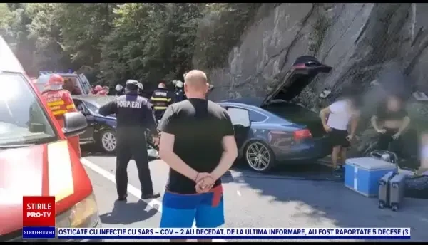 Accident cu 8 victime pe Valea Oltului. Șoferul vinovat nu știe cum a ajuns pe contrasens: ”Cred că am ațipit, nu știu”