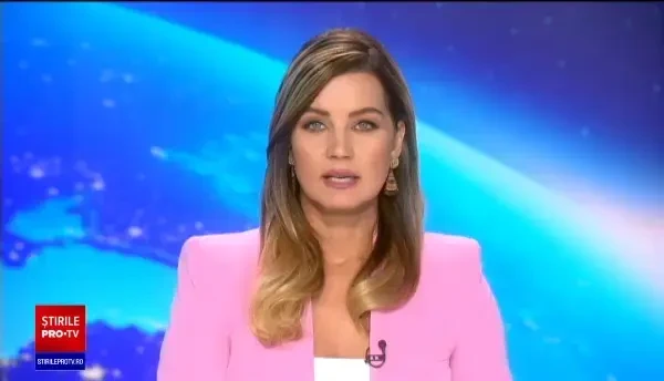 O familie din Baia Mare s-a trezit cu o mașină în casă. Era condusă de un tânăr fără permis