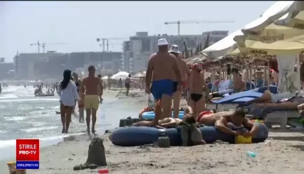 Ce cantitate de cremă cu protecție solară trebuie să folosim pentru a proteja tot corpul. Sfaturi de la dermatologi