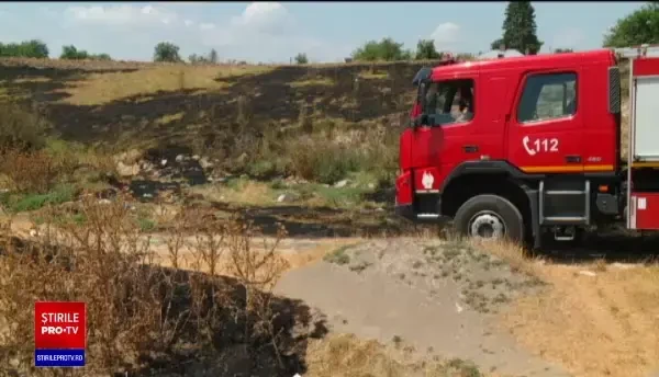 Incendiile de vegetație fac ravagii și în România. Focul poate izbucni și de la o sticlă aruncată pe câmp