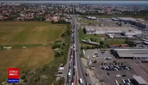 A2, și mai aglomerată în august. Cât costă să mergi cu avionul sau elicopterul la mare