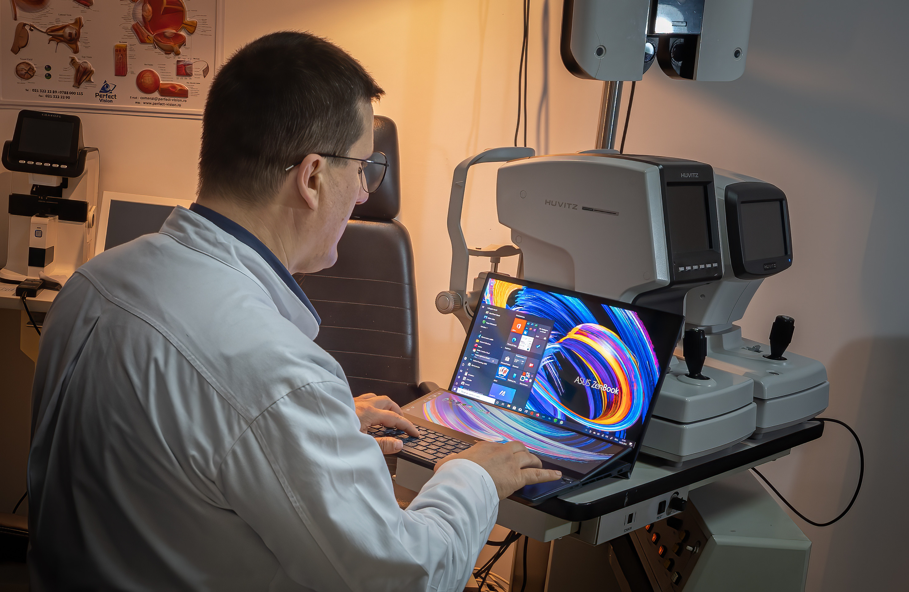 (P) Noile laptopuri ASUS ZenBook sunt dotate cu ecrane OLED pentru profesioniști