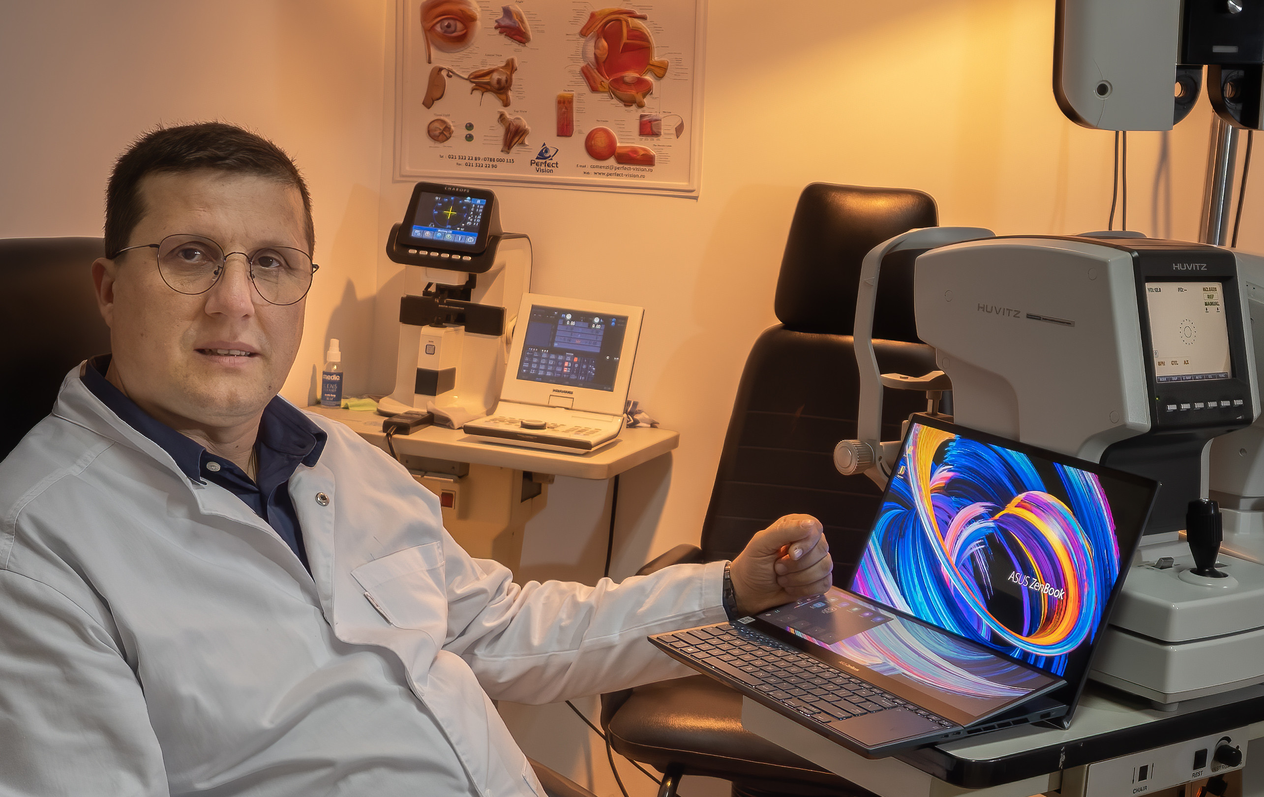 (P) Noile laptopuri ASUS ZenBook sunt dotate cu ecrane OLED pentru profesioniști