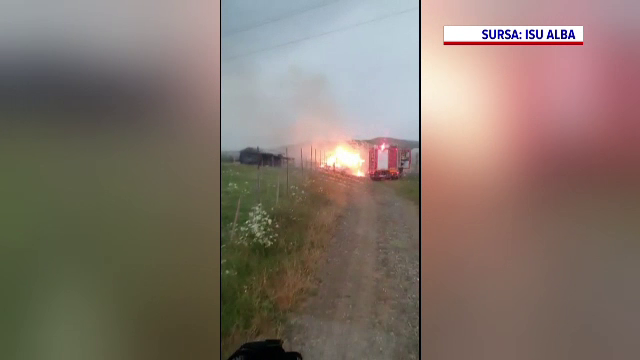Un incendiu a izbucnit în curtea unei mănăstiri din județul Alba. Un altul a avut loc într-o gospodărie