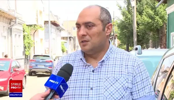 Motociclistul care a atacat în trafic un bărbat pe trotinetă a fost arestat preventiv. Cum s-a derulat întreaga scenă