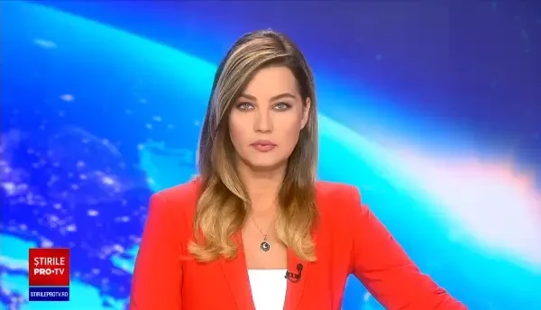 Incident grav în trafic. Un tramvai cu 30 de călători s-a ciocnit cu o mașină