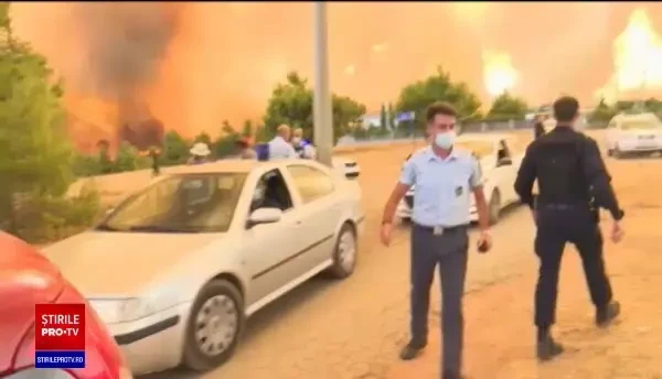 Furtuni de foc şi explozii în Grecia. Premierul: ”Situaţia este critică, pregătiţi-vă de noi zile grele!"