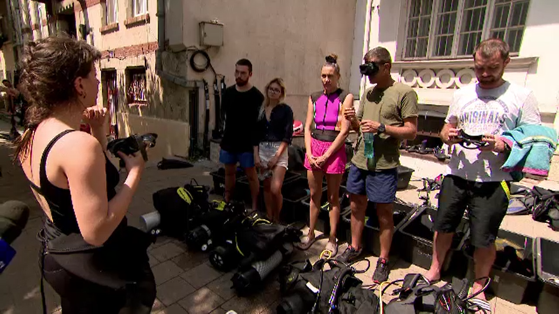 Scufundări la Marea Neagră. Cât costă o sesiune de o oră cu un instructor autorizat