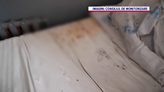 Dezastrul din centrele pentru persoanele cu dizabilităţi. Beneficiarii stau în mizerie, saltele noi zac în depozit