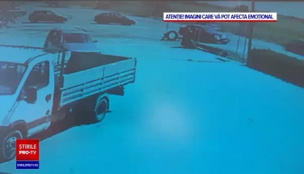 Un bătrân de 77 de ani a scăpat cu câteva zgârieturi, deși a provocat un accident teribil