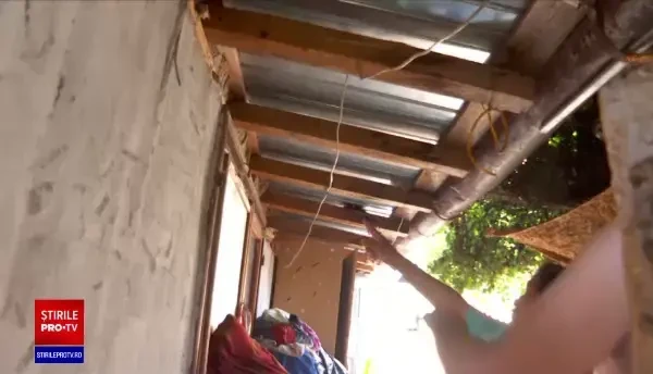 Gestul șocant al unui bărbat din Iași, supărat pe fosta iubită. ”A văzut că ardea ceva pe casă și a venit să ne anunţe”