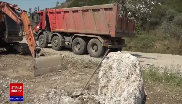 Tragedie în Alba. Un bărbat a murit la locul de muncă, după ce a fost lovit de o basculantă condusă de un coleg