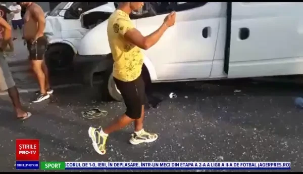 Patru mașini s-au izbit violent, după ce un șofer nu a acordat prioritate. Patru oameni au fost răniți