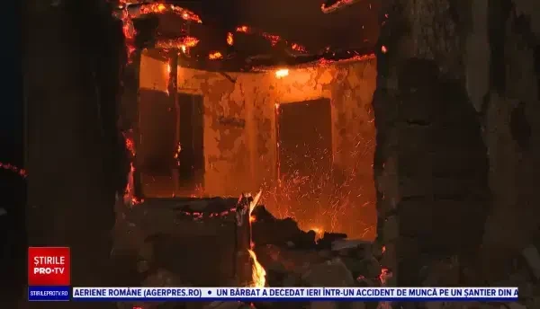 Incendiu de proporții în Devesel. Zeci de gospodării au luat foc: ”E un haos, altceva nu e”