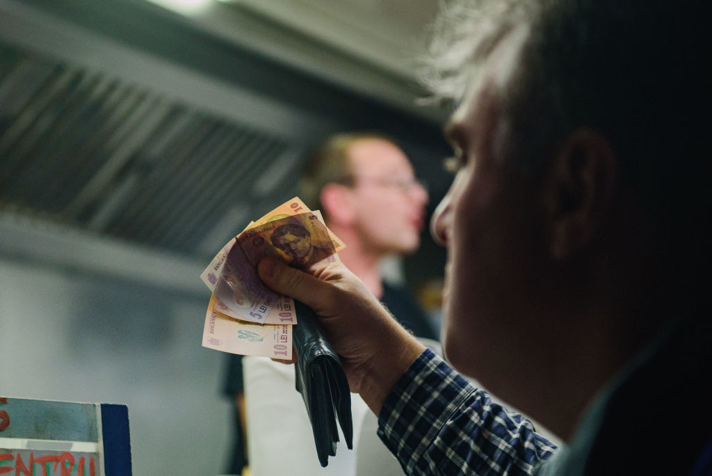 Premierul Cîțu explică de ce au crescut prețurile: Este temporar. BNR ar fi luat o decizie