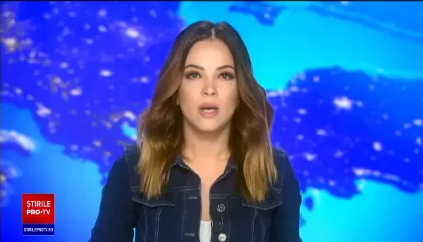 Operaţiune de salvare contra-cronometru: Trei femei, prinse în mașină în mijlocul unei viituri